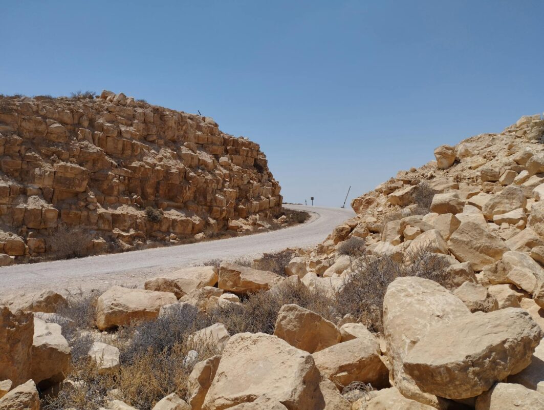 Tại sao khảo sát địa chất và địa hình lại quan trọng?